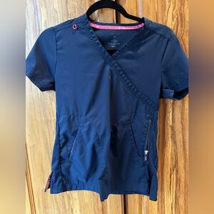 Koi lite philosophy scrub top size XS